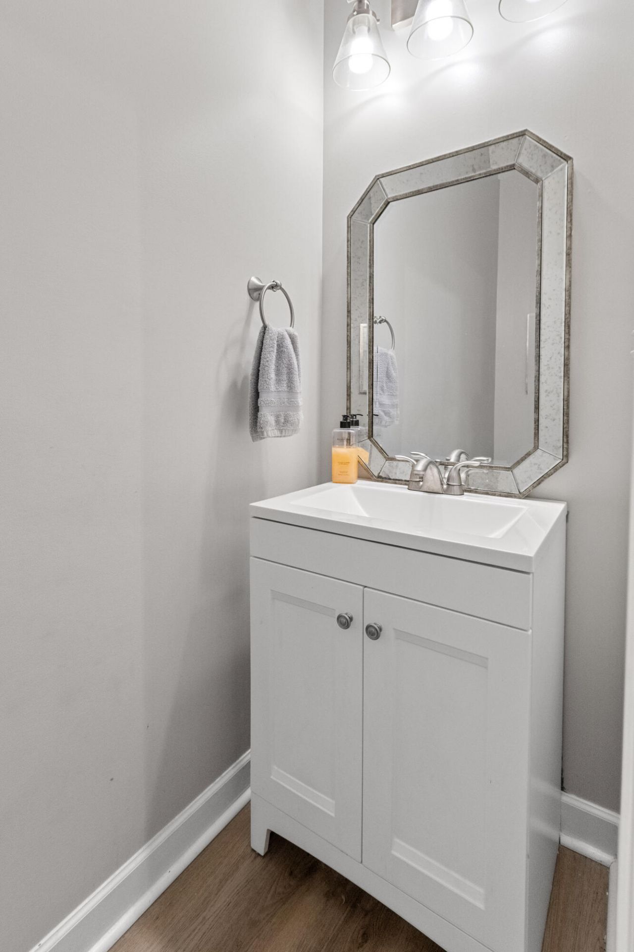 8474 Athens Way Photo 7