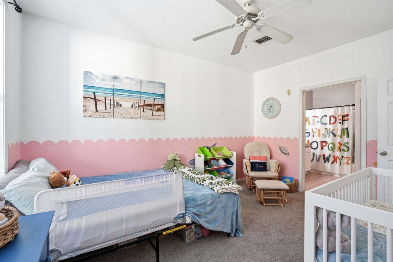 60 Fenwick Hall Allee Alley Photo 18