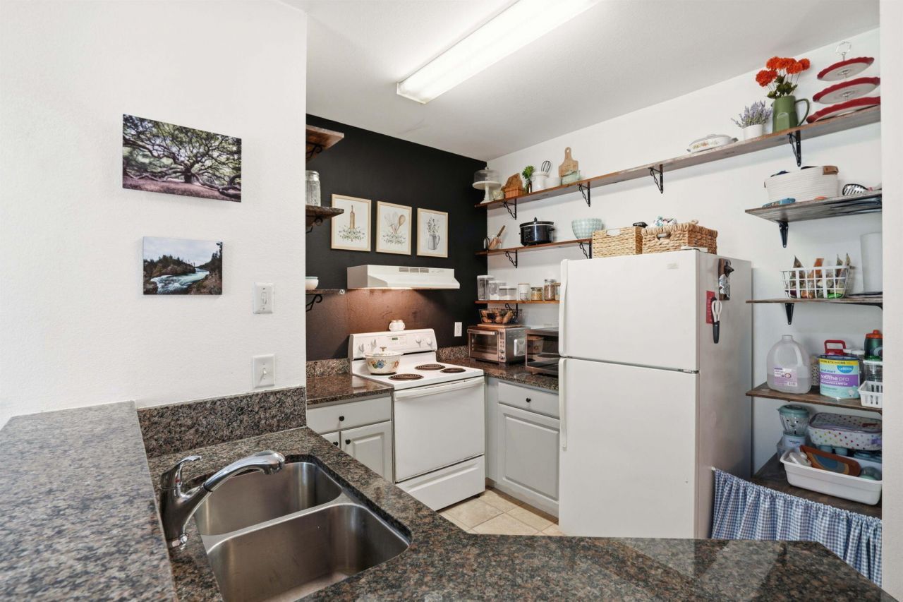 60 Fenwick Hall Allee Alley Photo 8