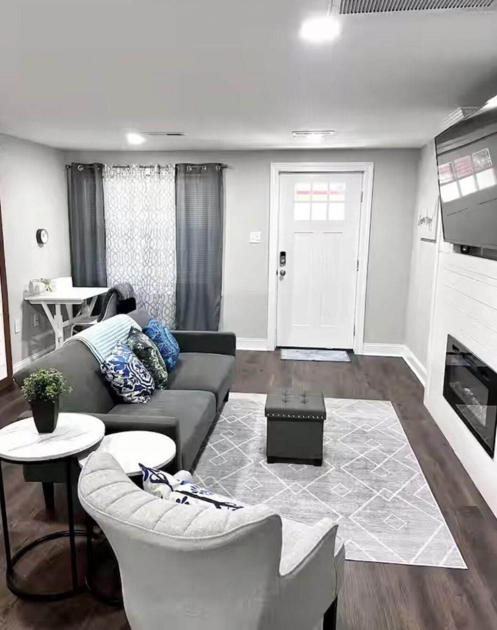 2647 Bonds Avenue Photo 100