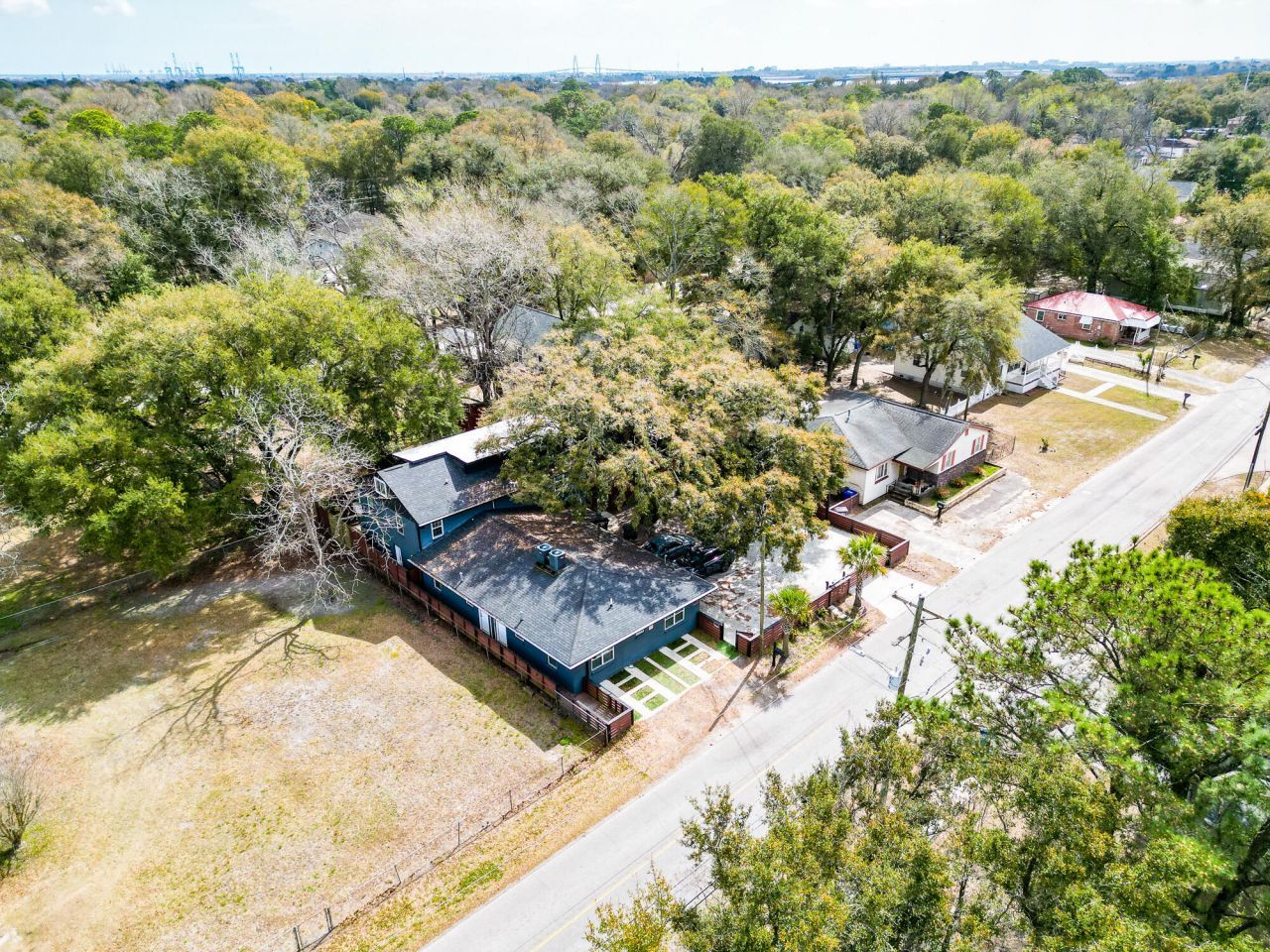 2647 Bonds Avenue Photo 15