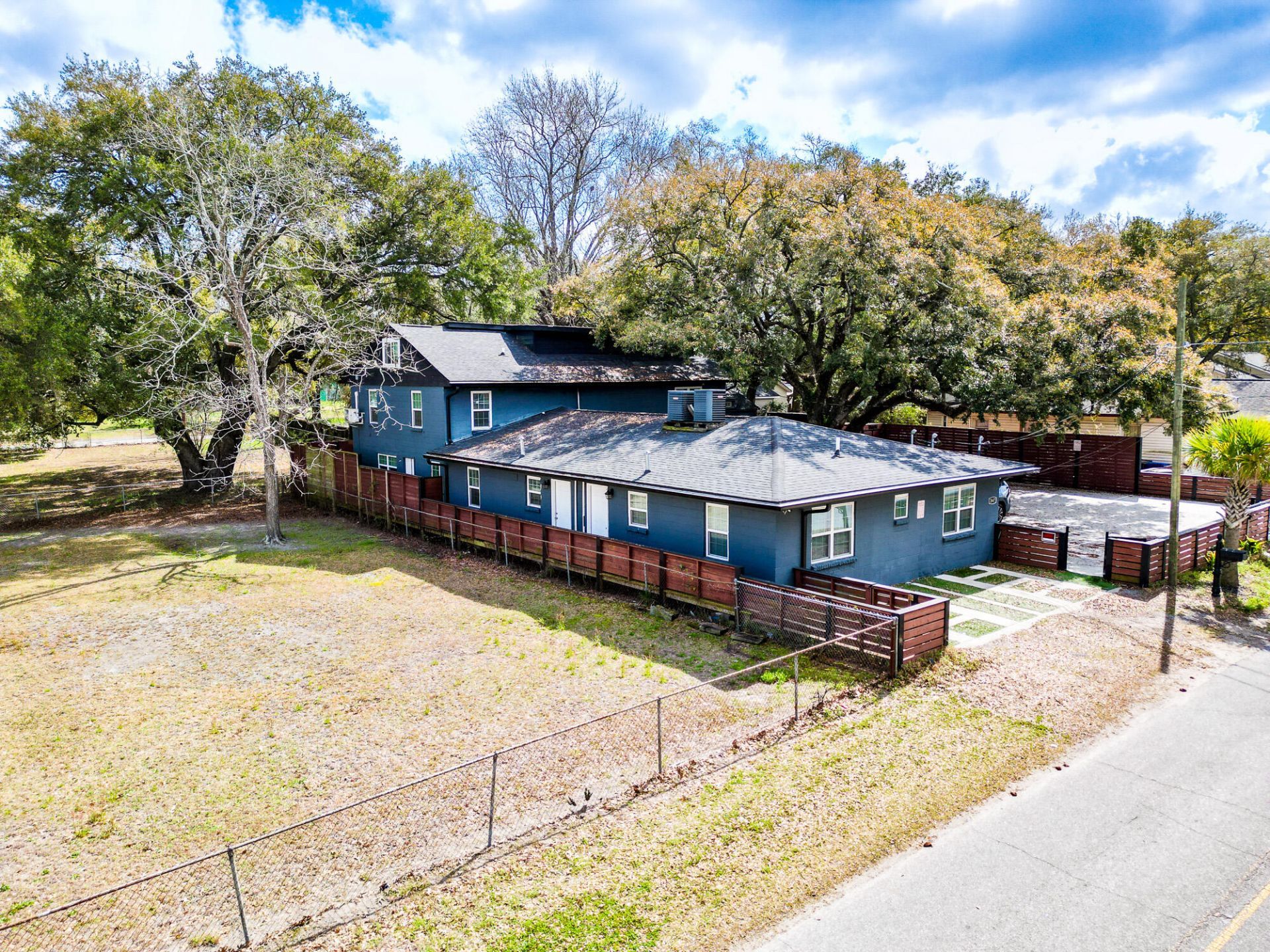 2647 Bonds Avenue Photo 17