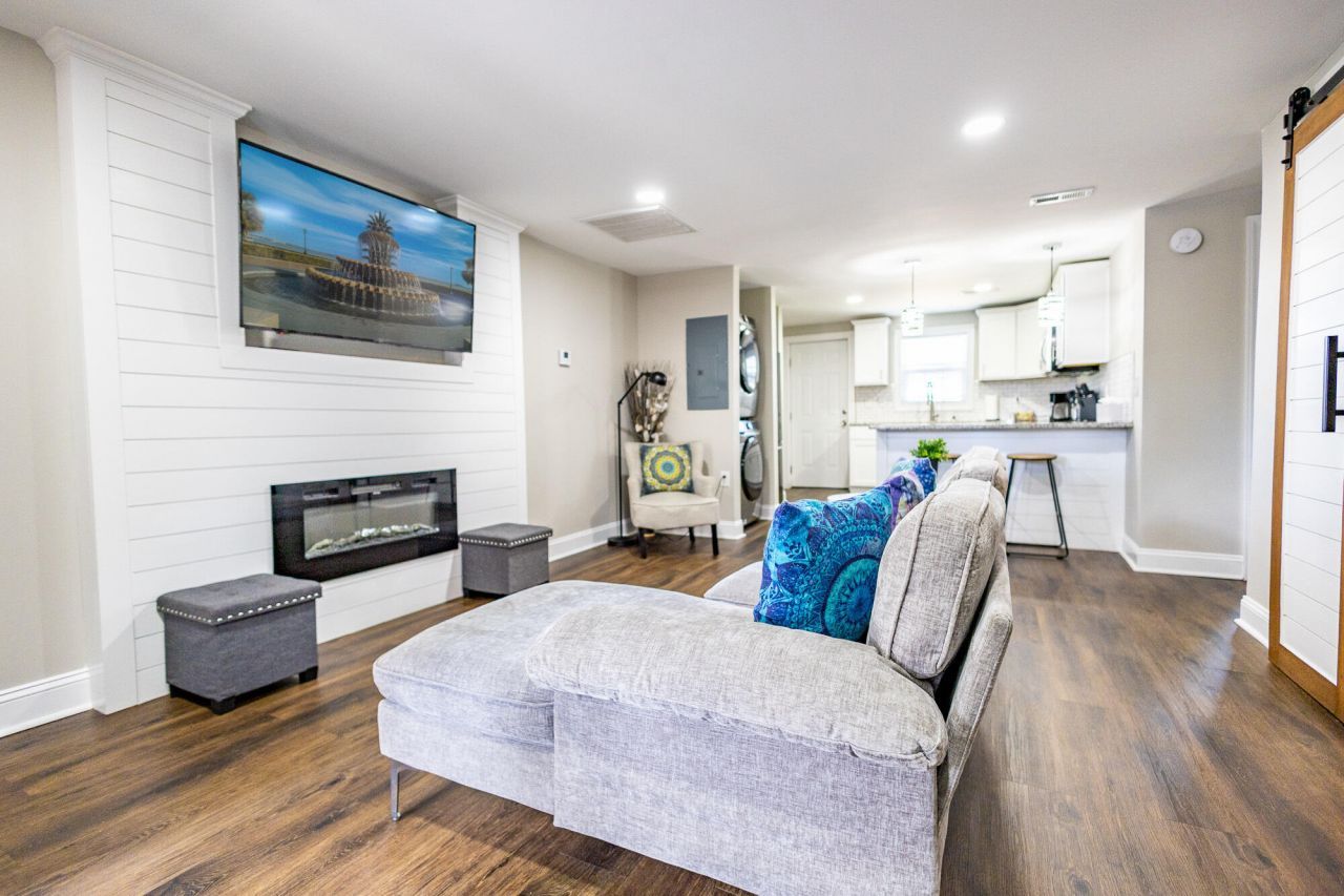 2647 Bonds Avenue Photo 20