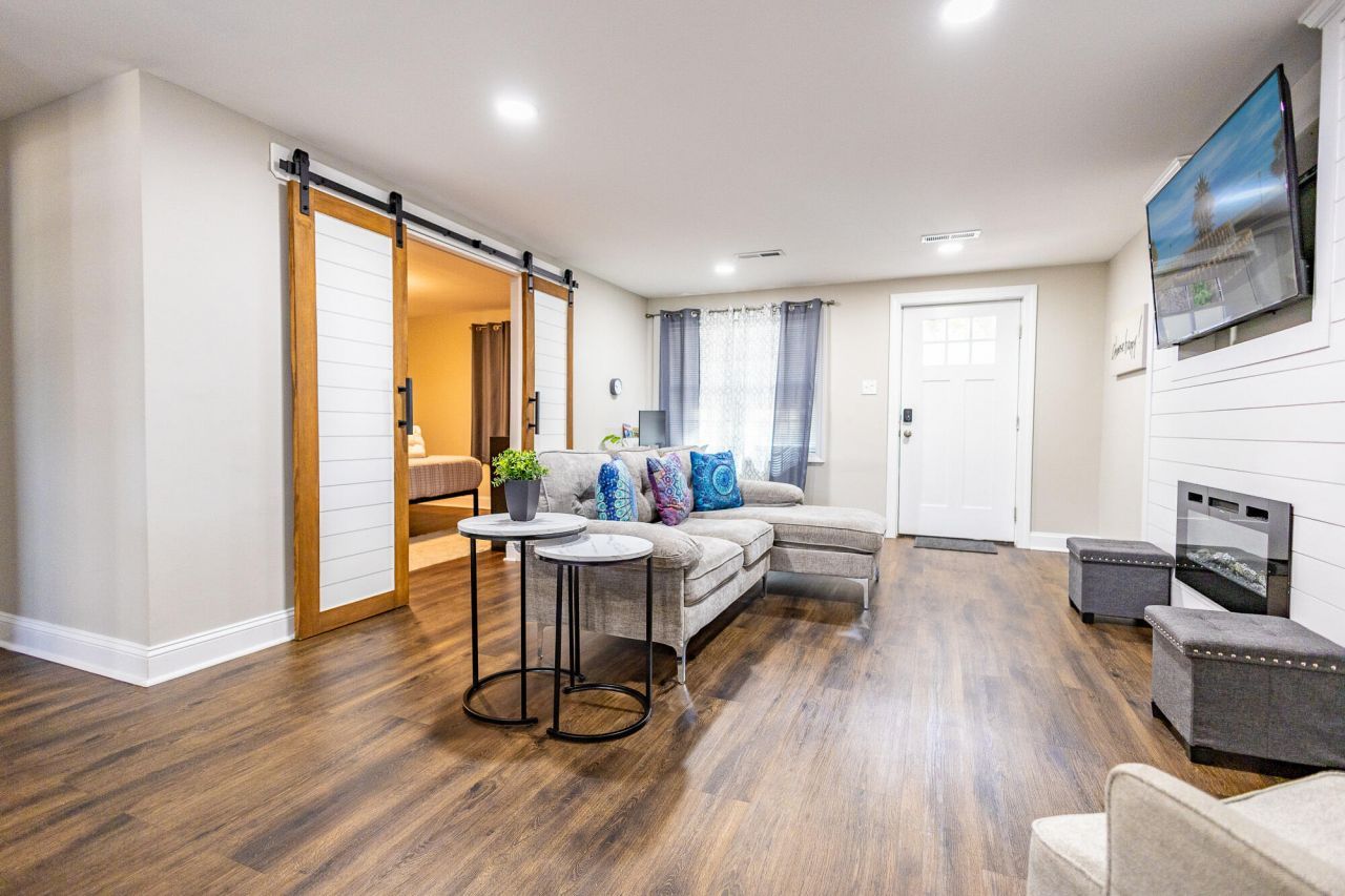 2647 Bonds Avenue Photo 21