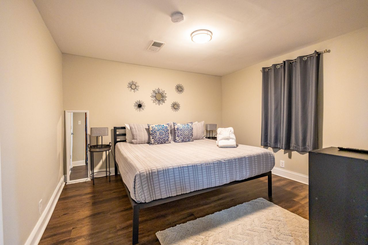 2647 Bonds Avenue Photo 27