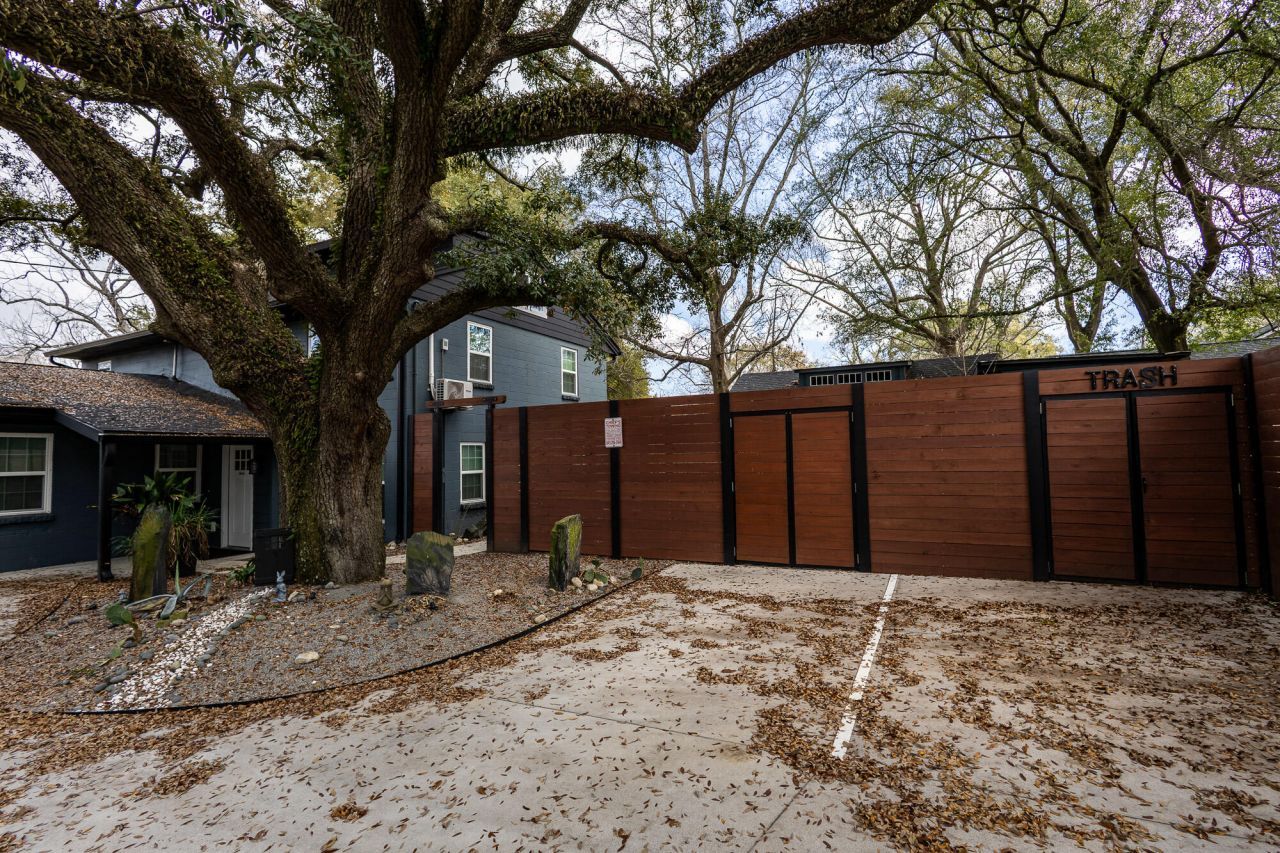 2647 Bonds Avenue Photo 8