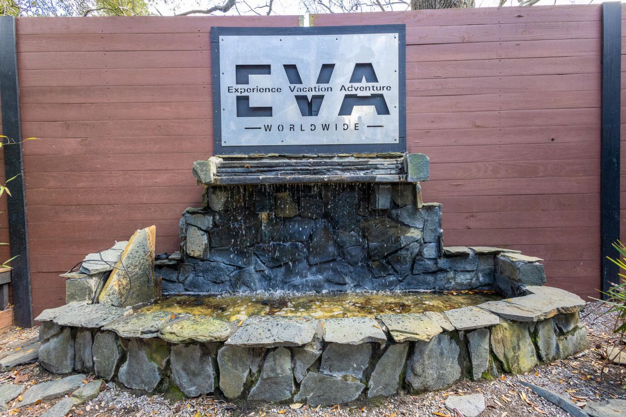 2647 Bonds Avenue Photo 9