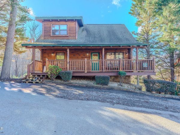 2010 Bear Creek Way, Pigeon Forge, TN 37862