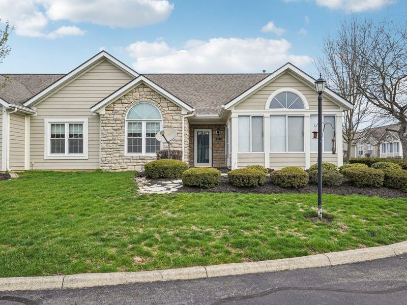 6370 Pinehurst Pointe, Westerville, OH 43082 Photo 1