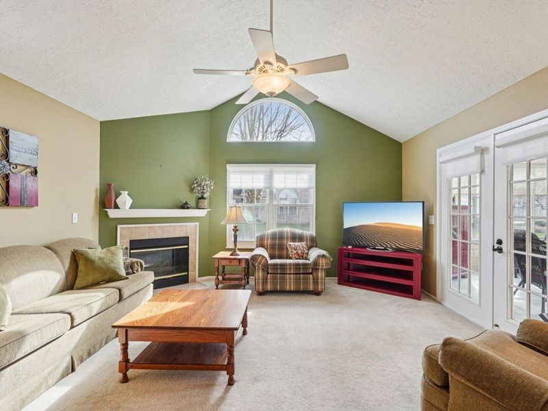 6370 Pinehurst Pointe, Westerville, OH 43082 Photo 3