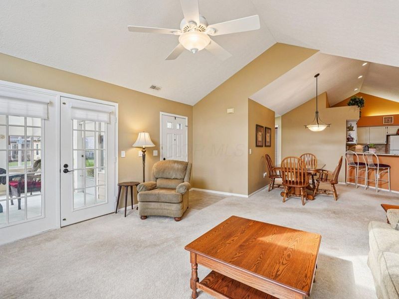 6370 Pinehurst Pointe, Westerville, OH 43082 Photo 5