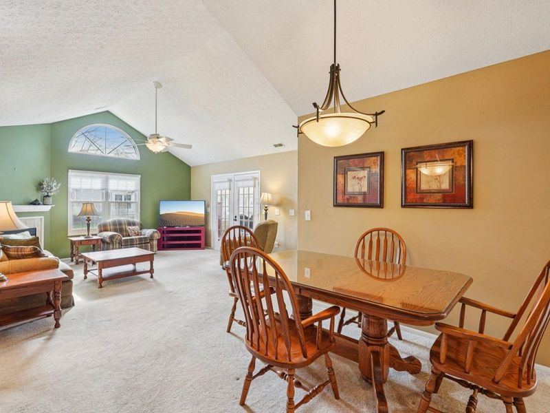 6370 Pinehurst Pointe, Westerville, OH 43082 Photo 9