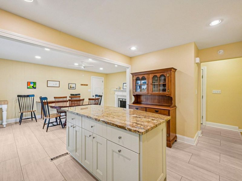 8207 Copperfield Drive, Columbus, OH 43235 Photo 11