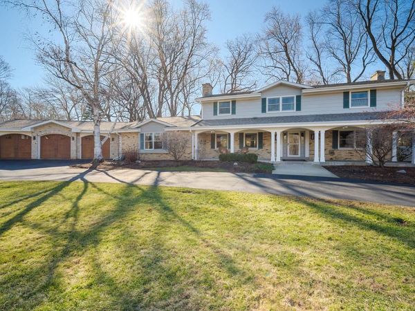 N59W38235 Mainland DRIVE, Oconomowoc, WI 53066