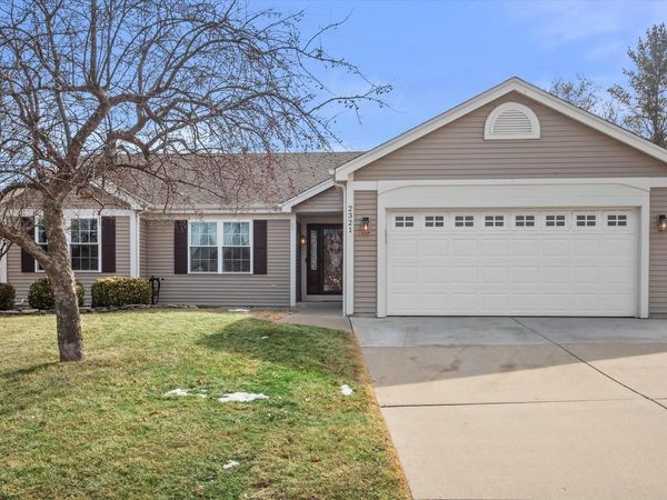 2321 E Cody COURT, Oak Creek, WI 53154