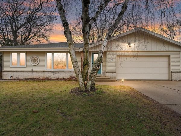 S68W12977 Camilla DRIVE, Muskego, WI 53150