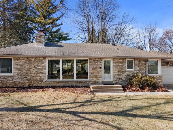 6155 S 35th STREET, Greenfield, WI 53221