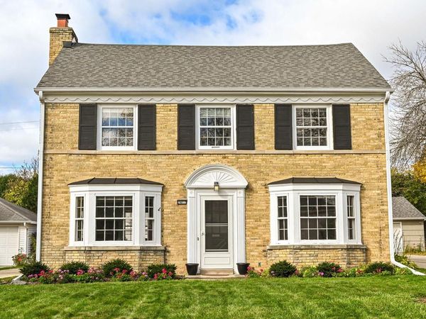 2417 N 96th STREET, Wauwatosa, WI 53226