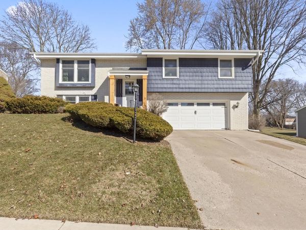 816 Magnolia DRIVE, Waukesha, WI 53188