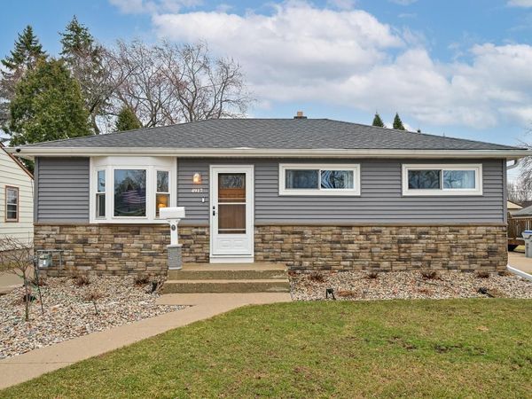 4917 W Norwich COURT, Milwaukee, WI 53220