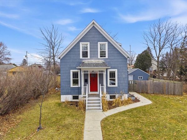 526 N Montgomery STREET, Port Washington, WI 53074
