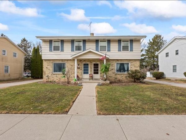 1558 White Rock AVENUE, Unit 1560, Waukesha, WI 53188