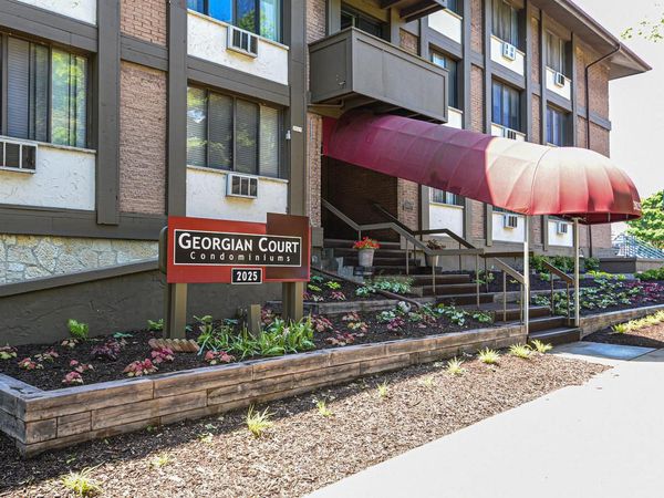 2025 E Greenwich AVENUE, Unit 101, Milwaukee, WI 53211