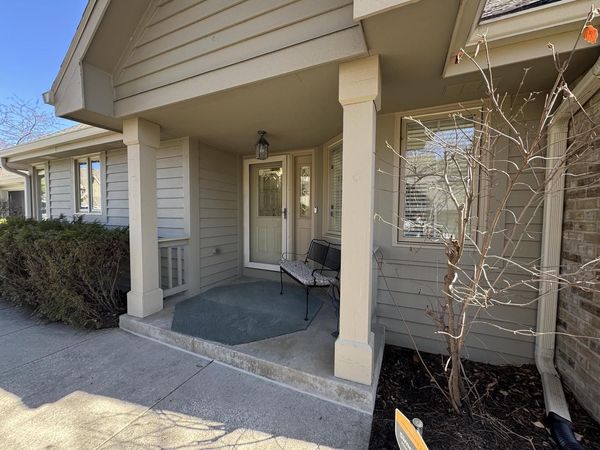 N21W24305 Cumberland DRIVE, Unit 38N, Pewaukee, WI 53072