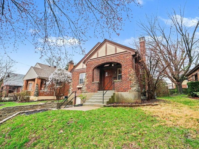 3319 De Forest Drive, Cincinnati, OH 45209 Photo 3