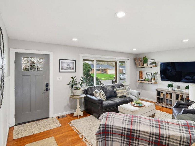 8602 Linderwood Lane, Anderson Twp, OH 45255 Photo 2