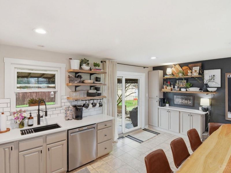 8602 Linderwood Lane, Anderson Twp, OH 45255 Photo 6