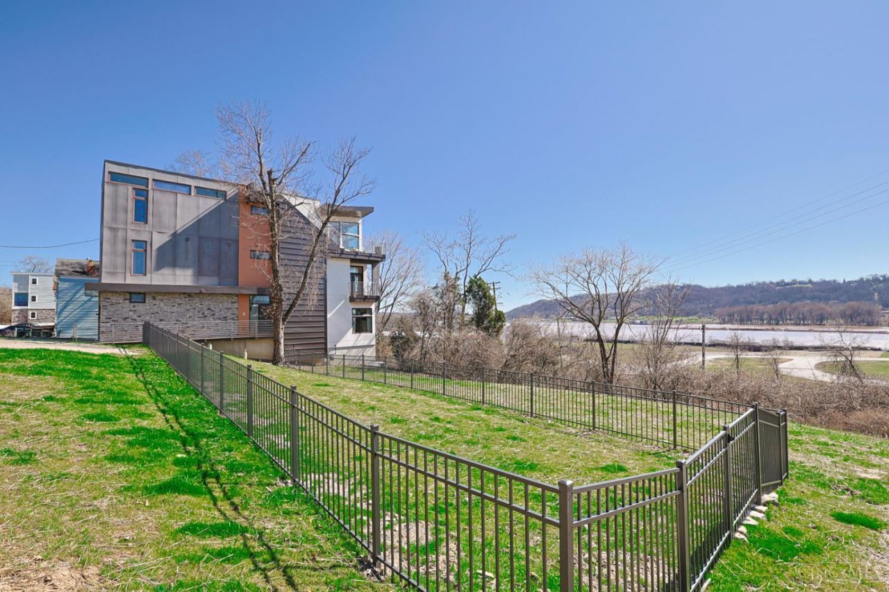 2828 Hoff Avenue, Cincinnati, OH 45226 Main Photo