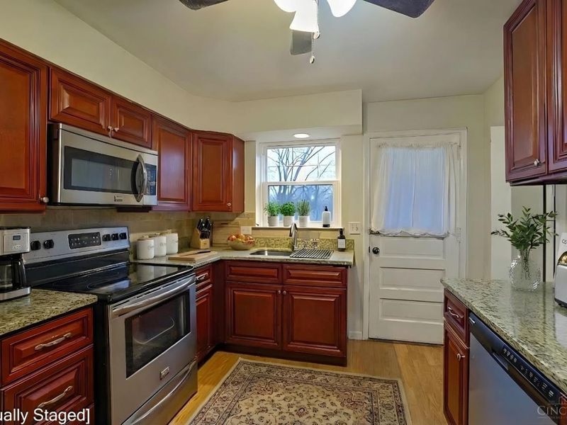 10108 Zig Zag Road, Blue Ash, OH 45242 Photo 5