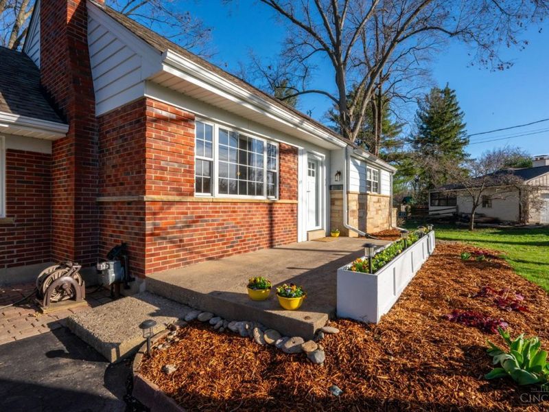 111 Wrenwood Lane, Terrace Park, OH 45174 Photo 2