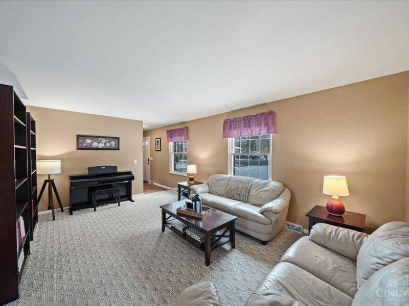 8175 Timbercreek Drive, Anderson Twp, OH 45244 Photo 12