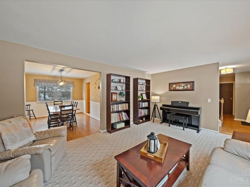 8175 Timbercreek Drive, Anderson Twp, OH 45244 Photo 13