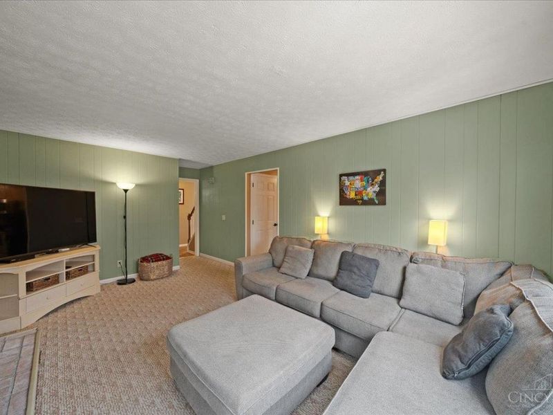 8175 Timbercreek Drive, Anderson Twp, OH 45244 Photo 7