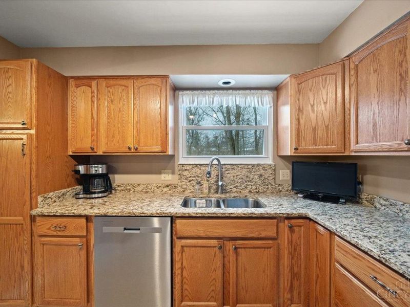 8175 Timbercreek Drive, Anderson Twp, OH 45244 Photo 8