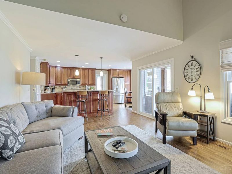 8096 Pineterrace Drive, Anderson Twp, OH 45255 Photo 11