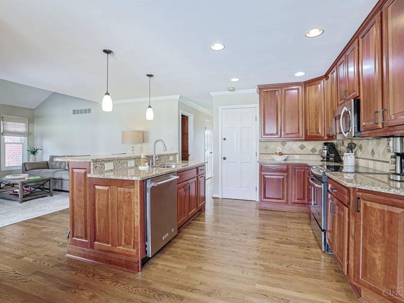 8096 Pineterrace Drive, Anderson Twp, OH 45255 Photo 18