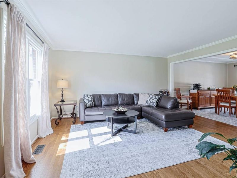 8096 Pineterrace Drive, Anderson Twp, OH 45255 Photo 6