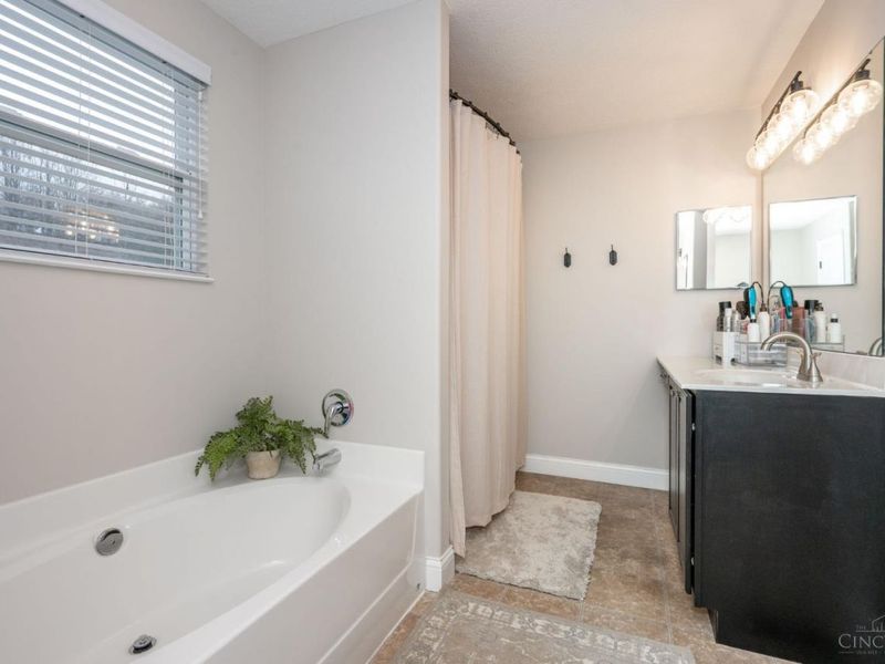 8134 Jordan Valley Court, Miami Twp, OH 45002 Photo 43