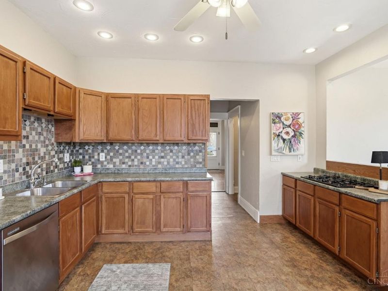 4235 Vine Street, Cincinnati, OH 45217 Photo 13