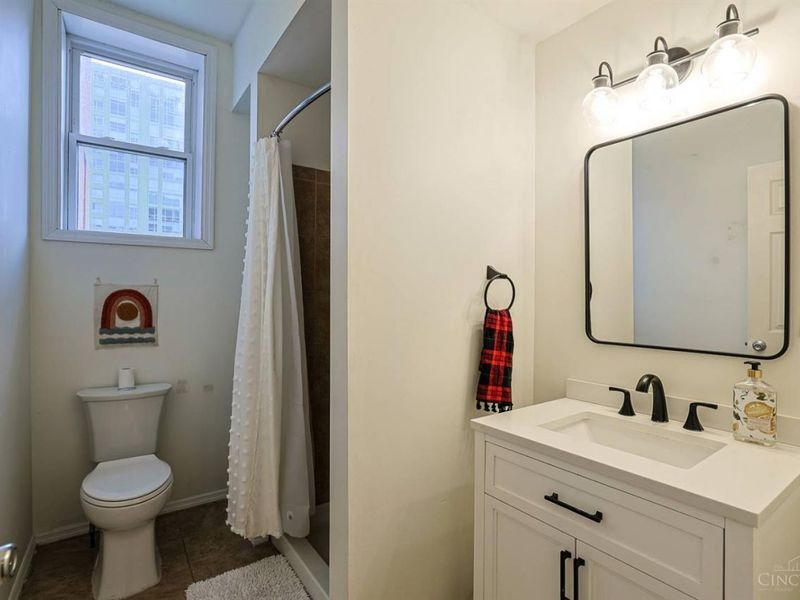 724 Main Street, Unit 5, Cincinnati, OH 45202 Photo 17