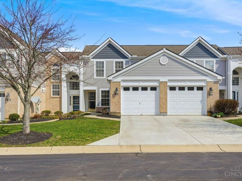 4202 E Village Drive, Mason, OH 45040 Photo 2