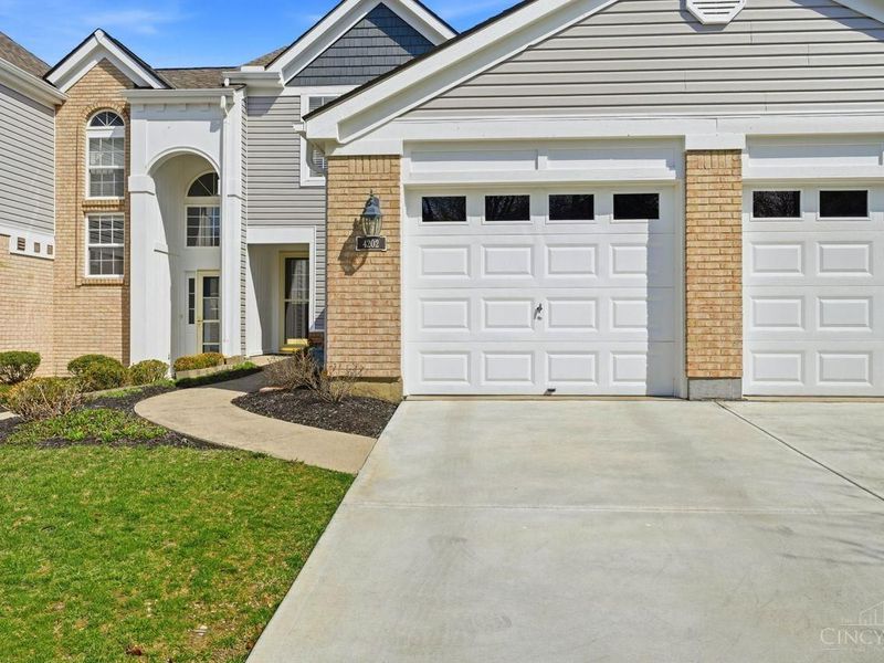 4202 E Village Drive, Mason, OH 45040 Photo 3