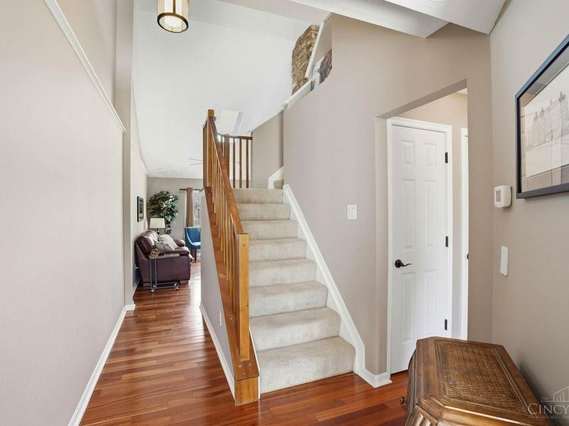 4202 E Village Drive, Mason, OH 45040 Photo 5