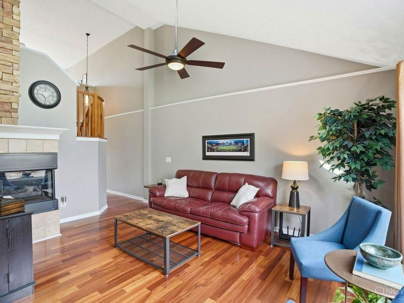 4202 E Village Drive, Mason, OH 45040 Photo 7