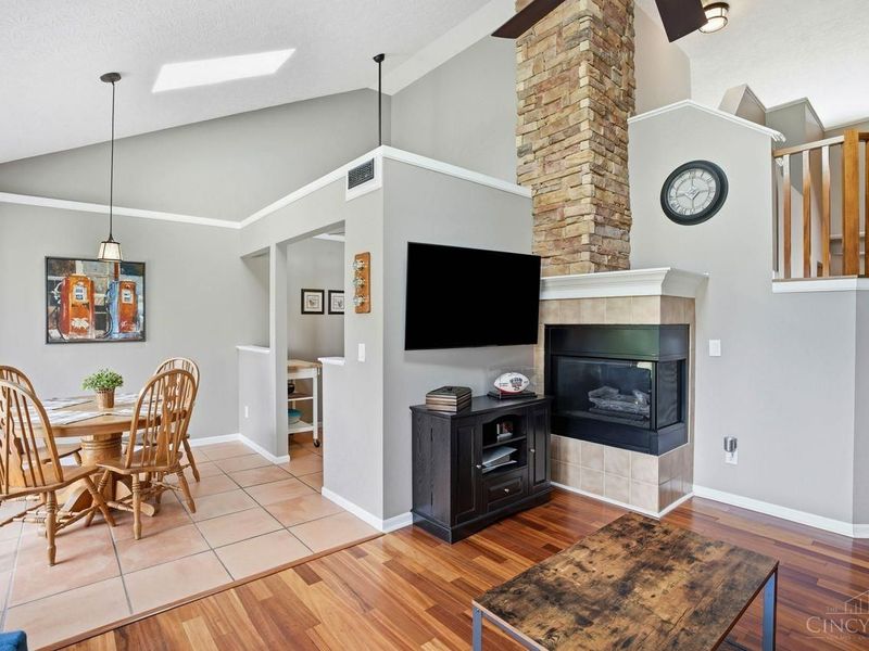 4202 E Village Drive, Mason, OH 45040 Photo 8