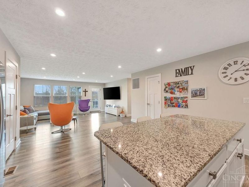 1278 Cavanaugh Lane, Harrison, OH 45030 Photo 6